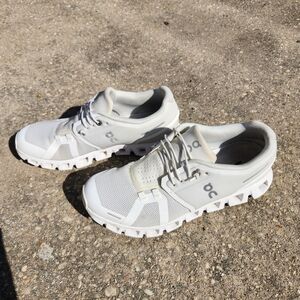 On Cloud / Cloud 6 Shoes